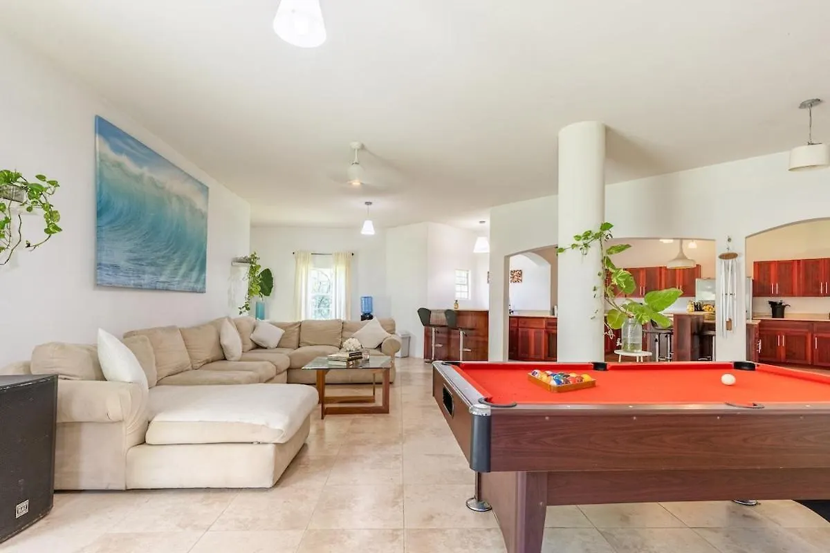 Seaside Villa Retreat -7Br, Private Spa And Vip Beach Club Runaway Bay 0*,