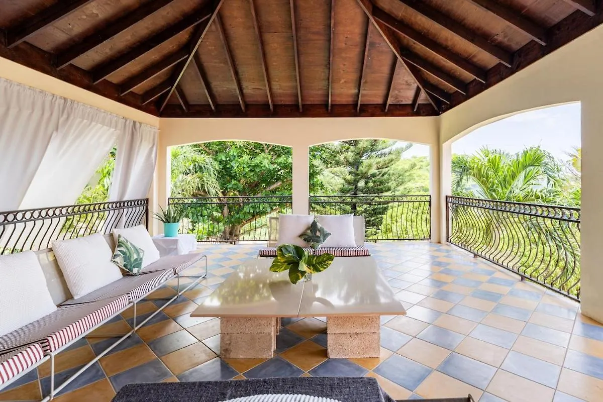 Seaside Villa Retreat -7Br, Private Spa And Vip Beach Club Runaway Bay