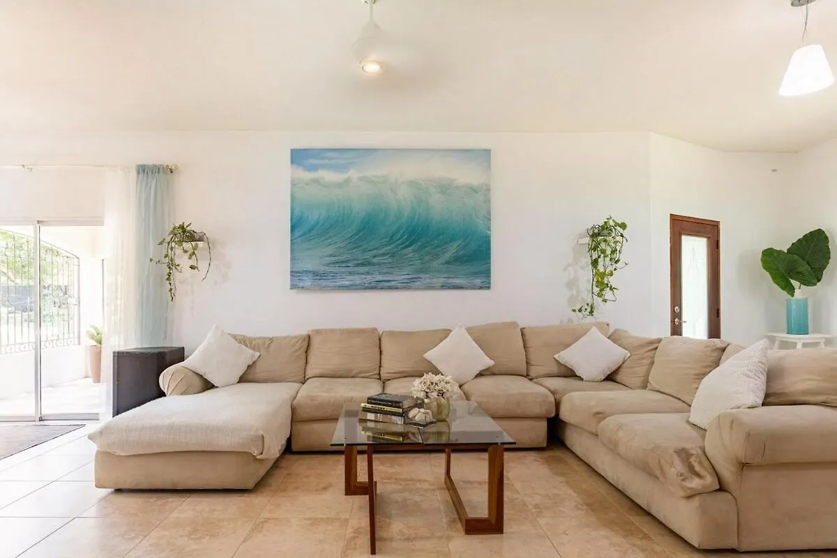 Seaside Villa Retreat -7Br, Private Spa And Vip Beach Club Runaway Bay