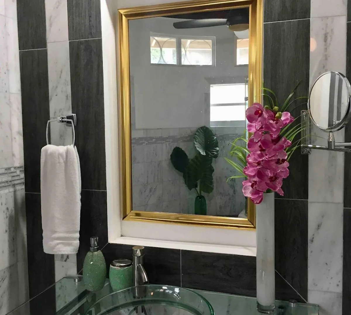Seaside Villa Retreat -7Br, Private Spa And Vip Beach Club Runaway Bay